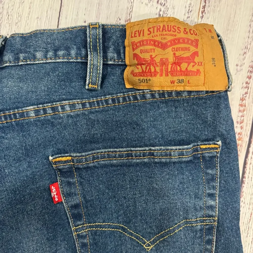 Levi's 501 Denim Shorts Mens 38 Medium Wash Button Fly Stretch 9 Inseam